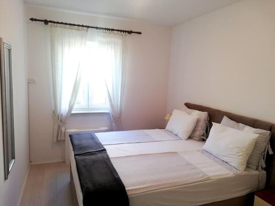 Regina Apartment